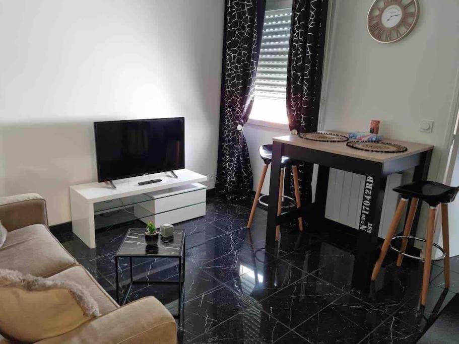 Apartment A Louer 2 Pieces A Rosny-sous- Bois